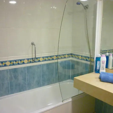 Apartamento Con Piscina * 코라레호